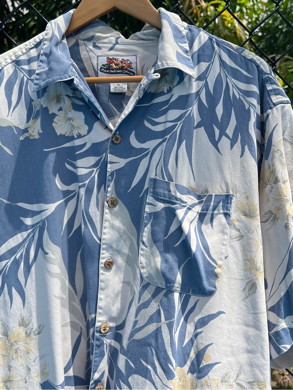 Paradise Coves Men's XL Blue Floral Camp Shirt Hawaiian 100% Silk Button Front - Picture 2 of 8
